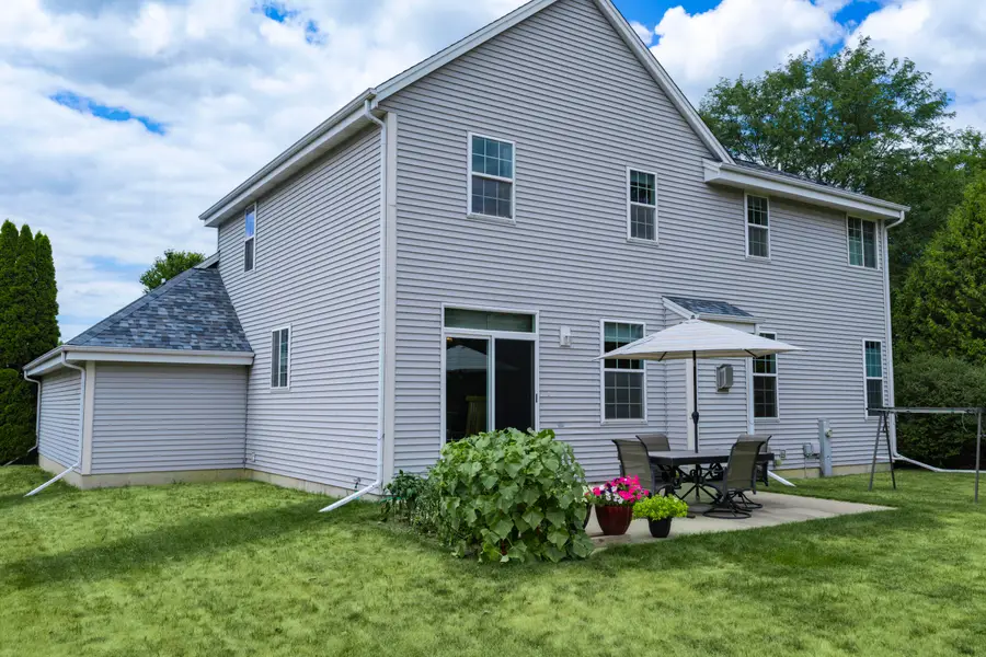 601 Bridlewood Ln, Watertown, WI 53094 - #3