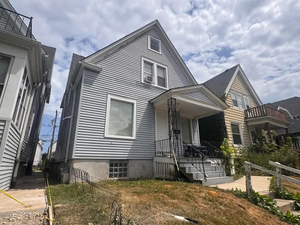 2944 N Pierce St, Milwaukee, WI 53212 - #1