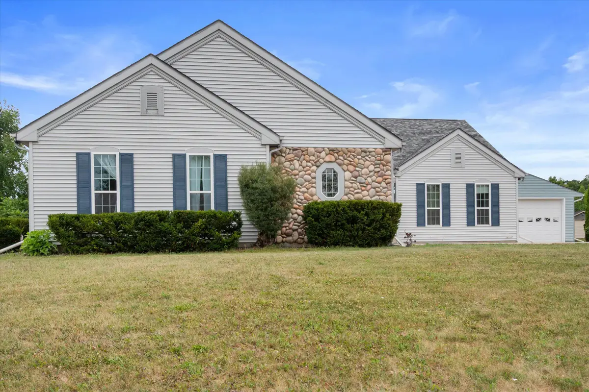 3689 W Drexel Ave, Franklin, WI 53132 - #1