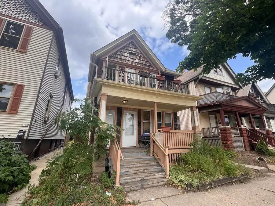 916 E Meinecke Ave, Milwaukee, WI 53212 - #2