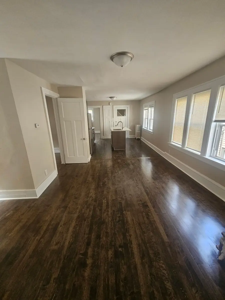 916 E Meinecke Ave, Milwaukee, WI 53212 - #3