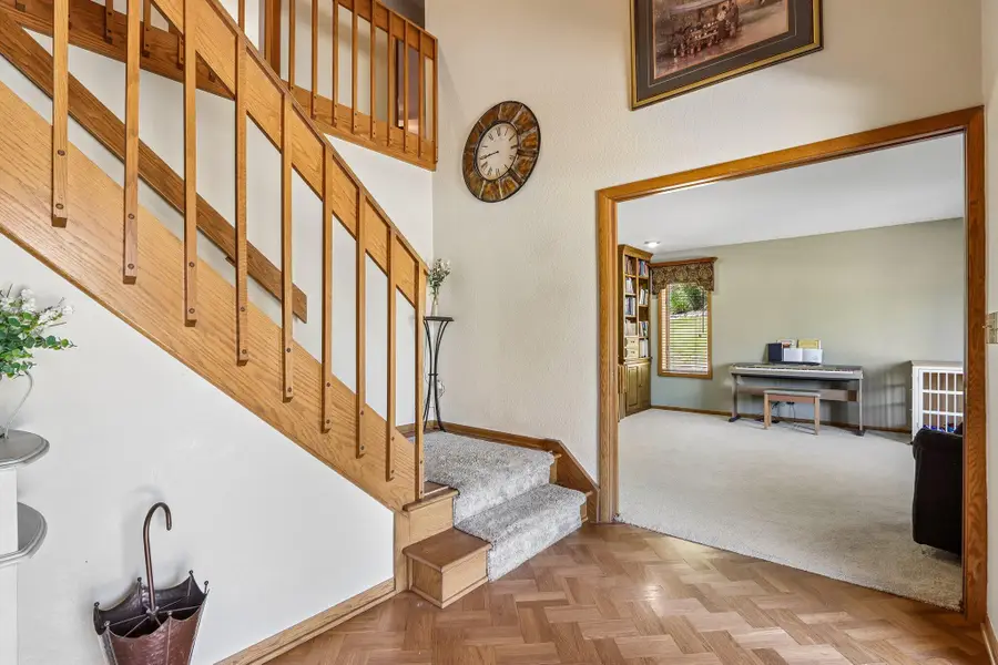 803 Knollwood Ct, Waukesha, WI 53188 - #2