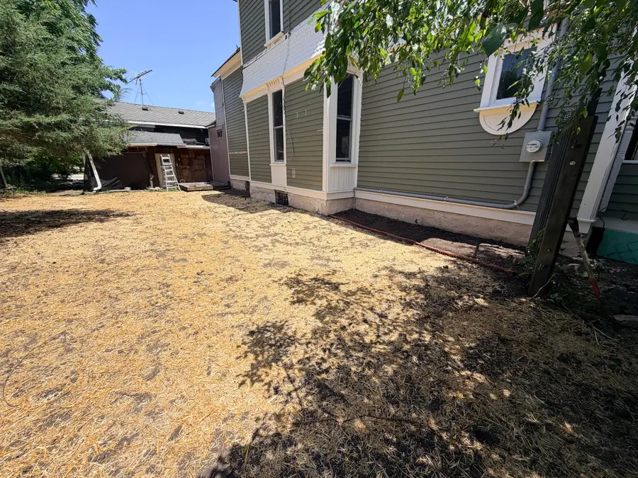 300 W Chestnut St, Burlington, WI 53105 - #2