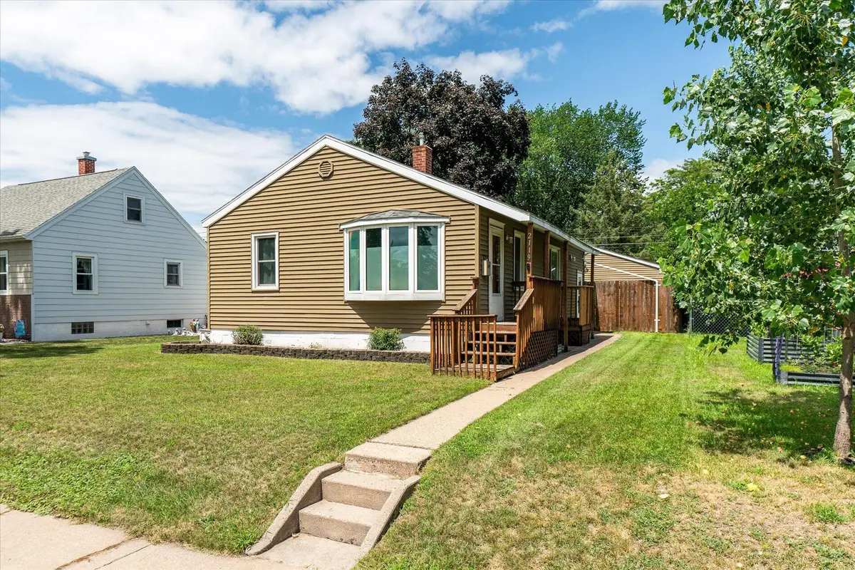 2119 Farnam St, La Crosse, WI 54601 - #1