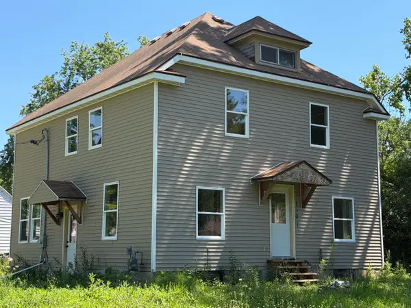1301 Garland St, Allouez, WI 54301