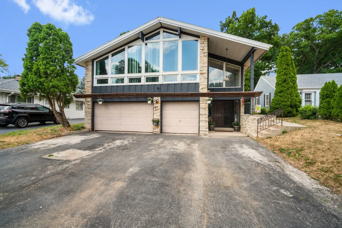 10340 W Rogers St, West Allis, WI 53227 - #1