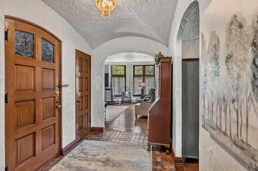 4143 N Downer Ave, Shorewood, WI 53211 - #2