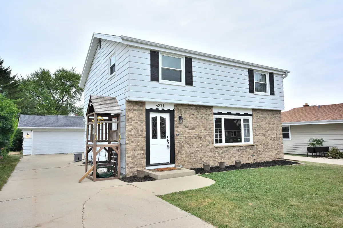 4271 S 89th St, Greenfield, WI 53228 - #1