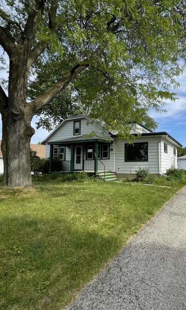 2502 W Kimberly Ave, Milwaukee, WI 53221