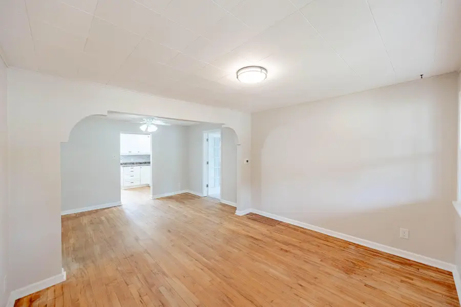 2502 W Kimberly Ave, Milwaukee, WI 53221 - #2