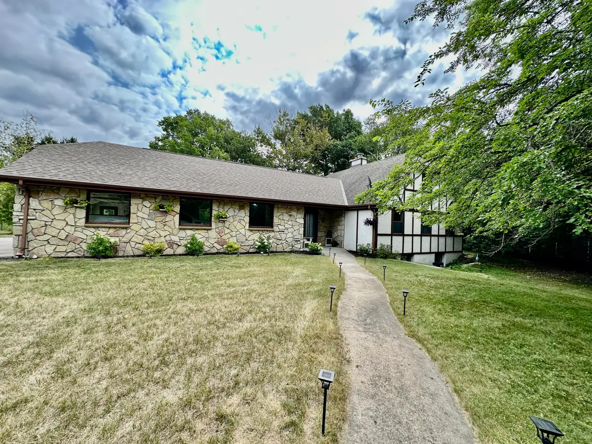 1894 Annette Ct, West Bend, WI 53090 - #1