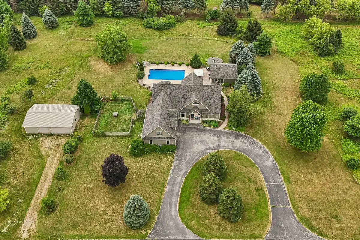 W287N8810 Center Oak Rd, Merton, WI 53029 - #1