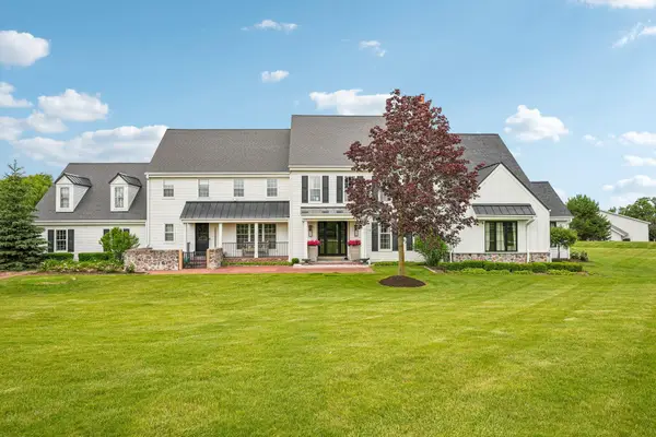 13700 N Riverland Rd, Mequon, WI 53097