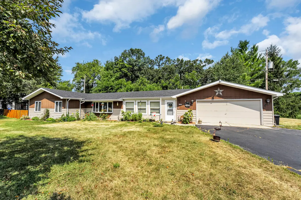 33606 Bohner Dr, Burlington, WI 53105 - #1