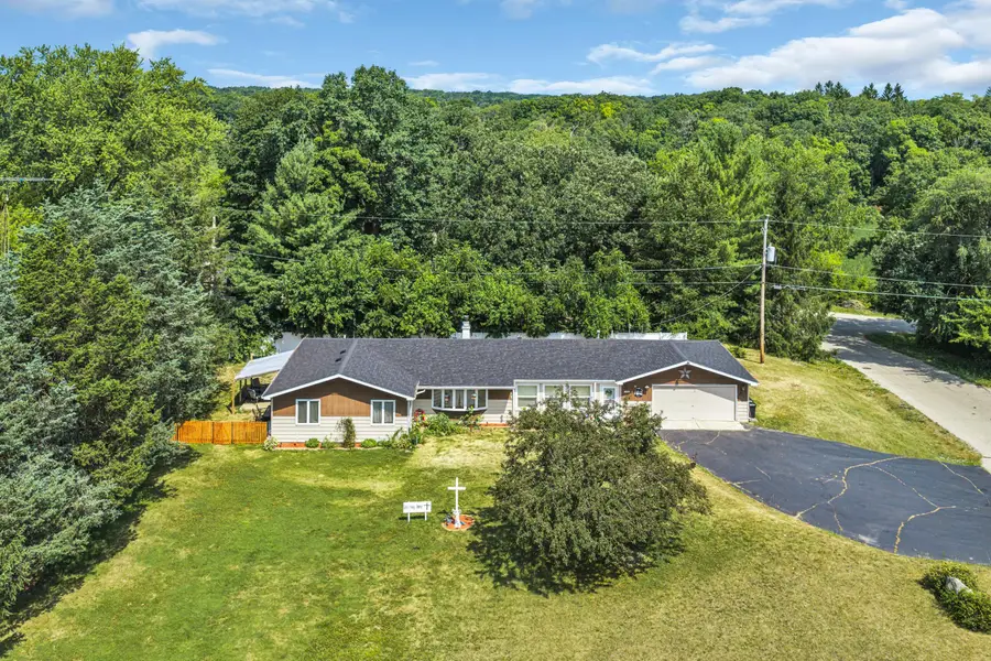 33606 Bohner Dr, Burlington, WI 53105 - #3