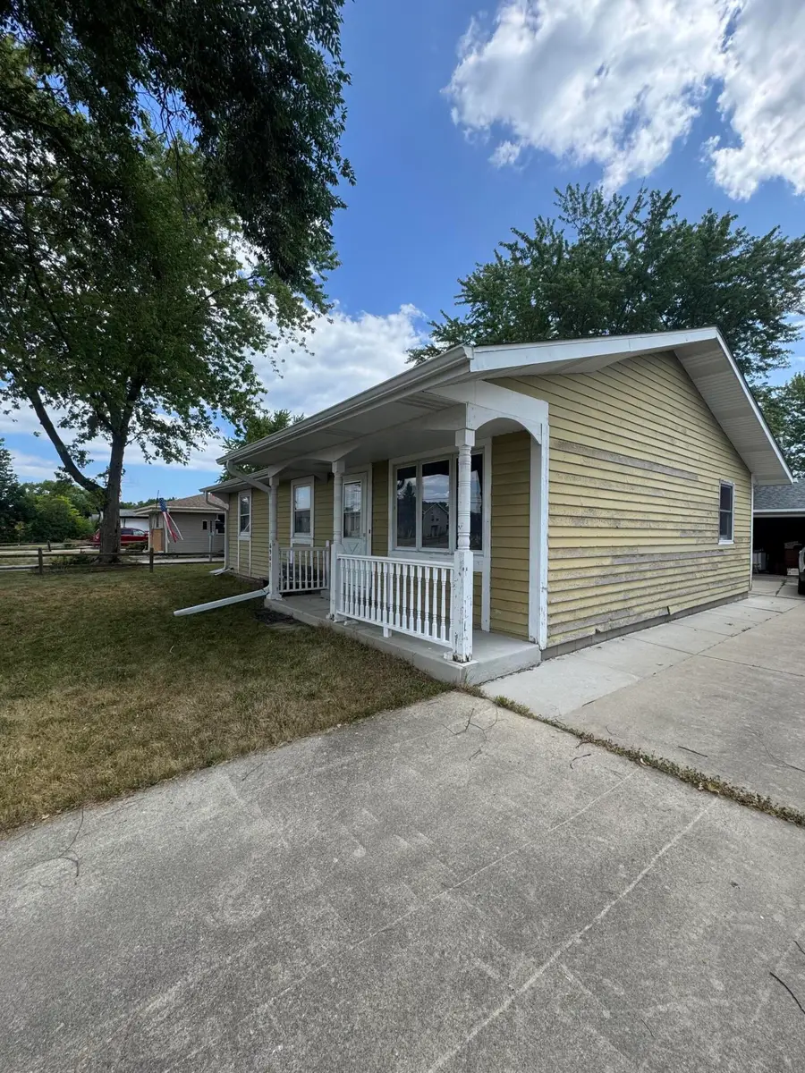6901 Middle Rd, Caledonia, WI 53402 - #2