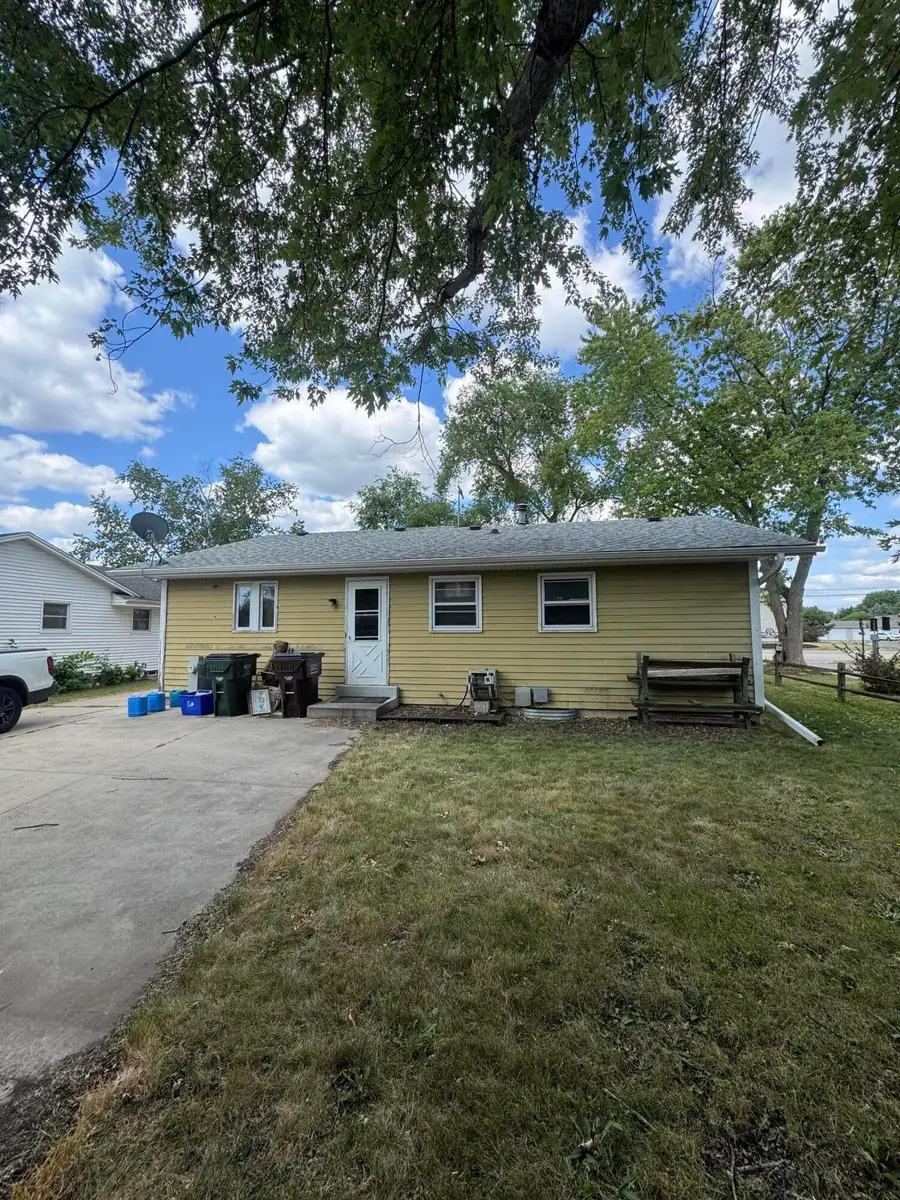 6901 Middle Rd, Caledonia, WI 53402 - #3