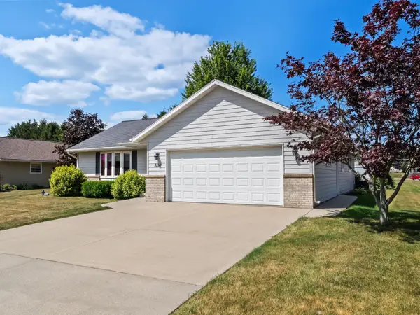 5110 White Fox Dr, Sheboygan, WI 53081