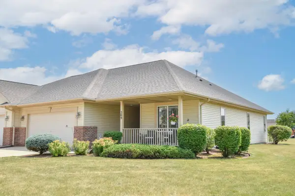 369 N Redding Cir, Belgium, WI 53004