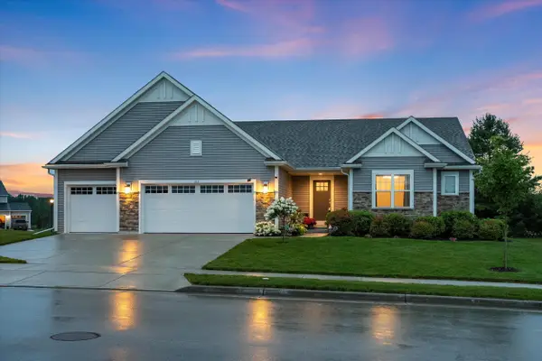 213 Emerald Blvd, Saukville, WI 53080