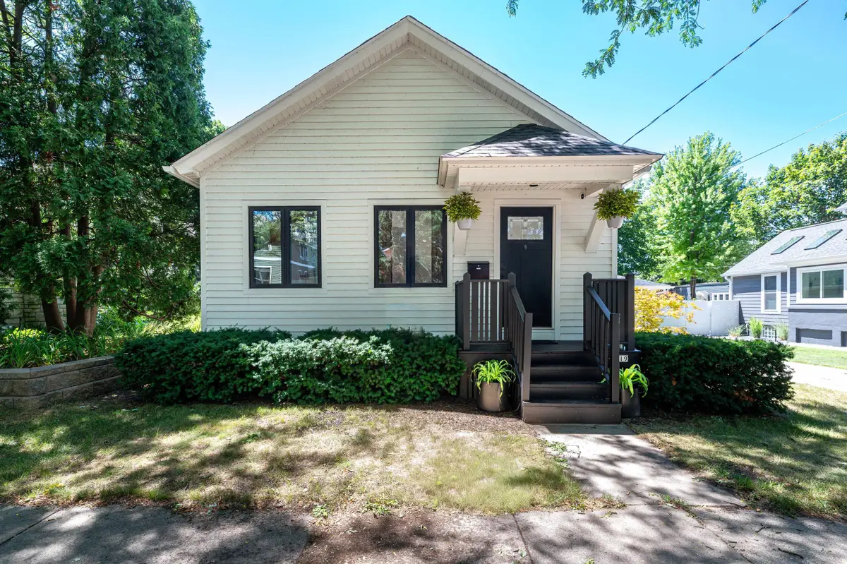 2519 S Superior St, Milwaukee, WI 53207 - #1