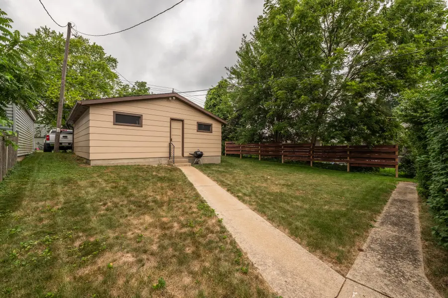 316 S 11th Ave, West Bend, WI 53095 - #3