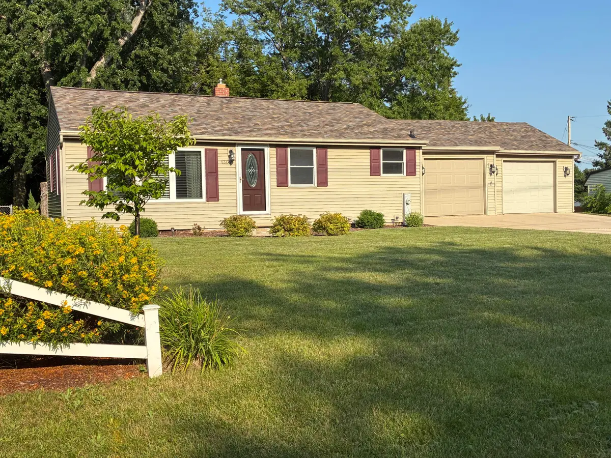1309 Crestwood Dr, Green Bay, WI 54313 - #1