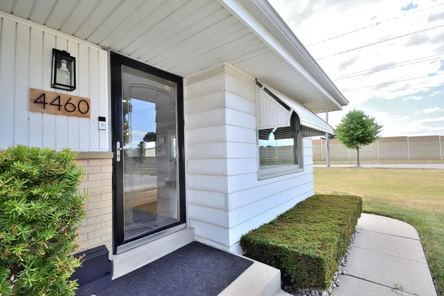 4460 S 21 St, Milwaukee, WI 53221 - #2
