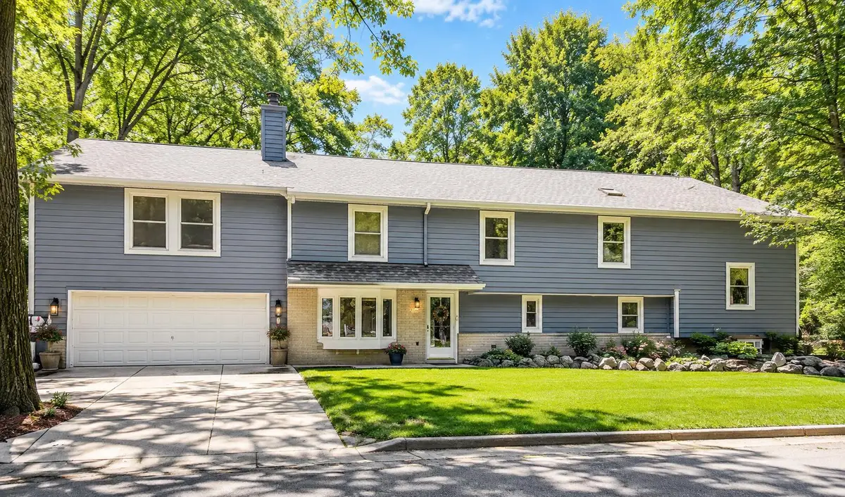 727 E Madison St, Oconomowoc, WI 53066 - #1