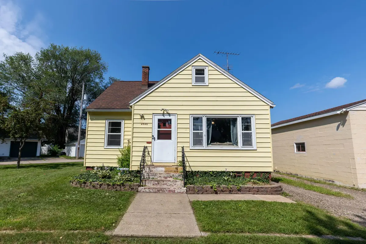 2520 15th Pl S, La Crosse, WI 54601 - #1