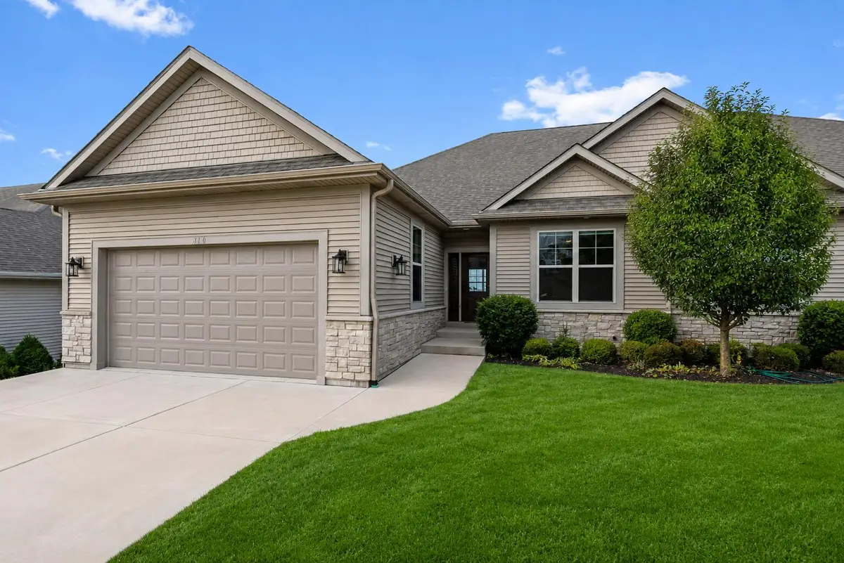 460 S Stone Ridge Dr, Lake Geneva, WI 53147 - #1