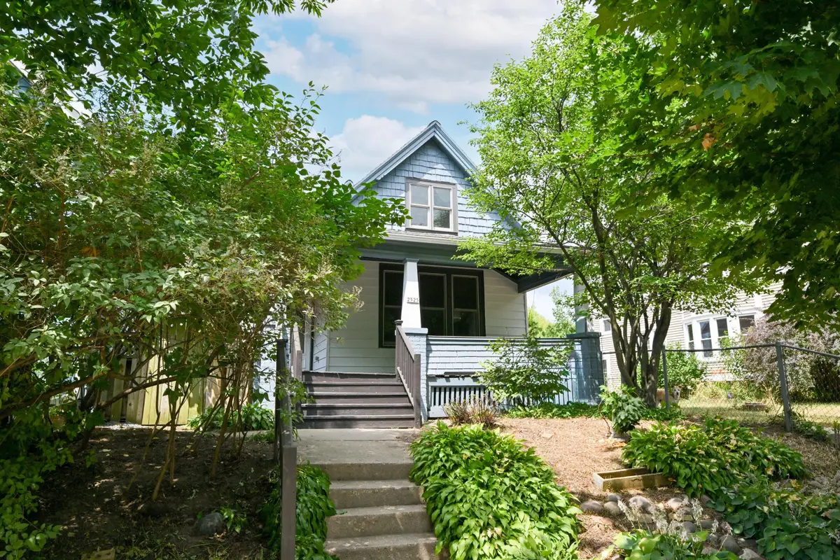 2525 N Pierce St, Milwaukee, WI 53212 - #1