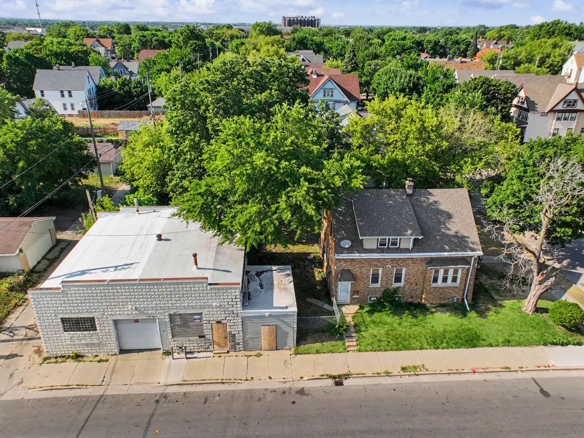 3103 N 28th St, Milwaukee, WI 53216 - #1