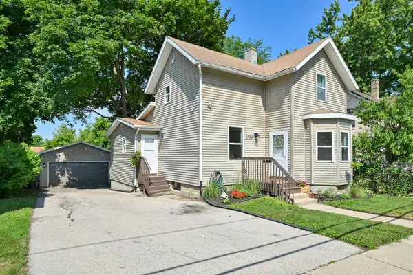 1204 The Strand, Waukesha, WI 53186
