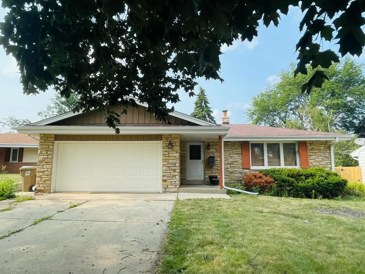 4726 69th St, Kenosha, WI 53142 - #1