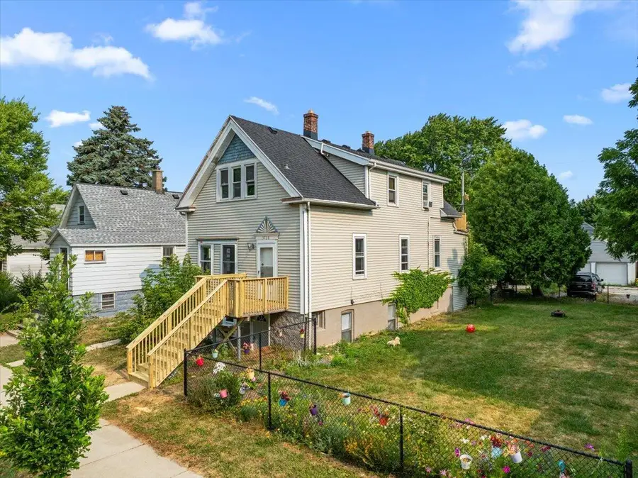 3738 E Pulaski Ave, Cudahy, WI 53110 - #2