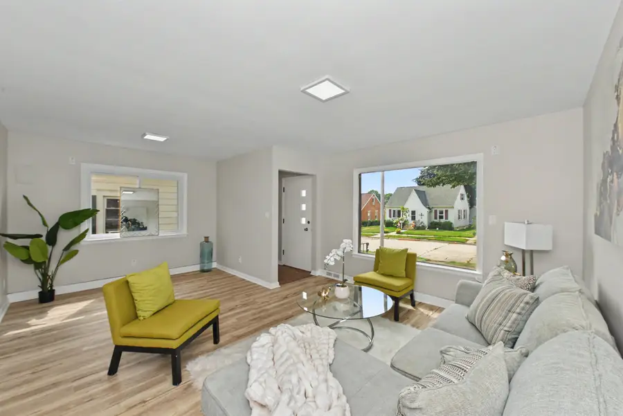 1726 Grams Ct, Sheboygan, WI 53081 - #2