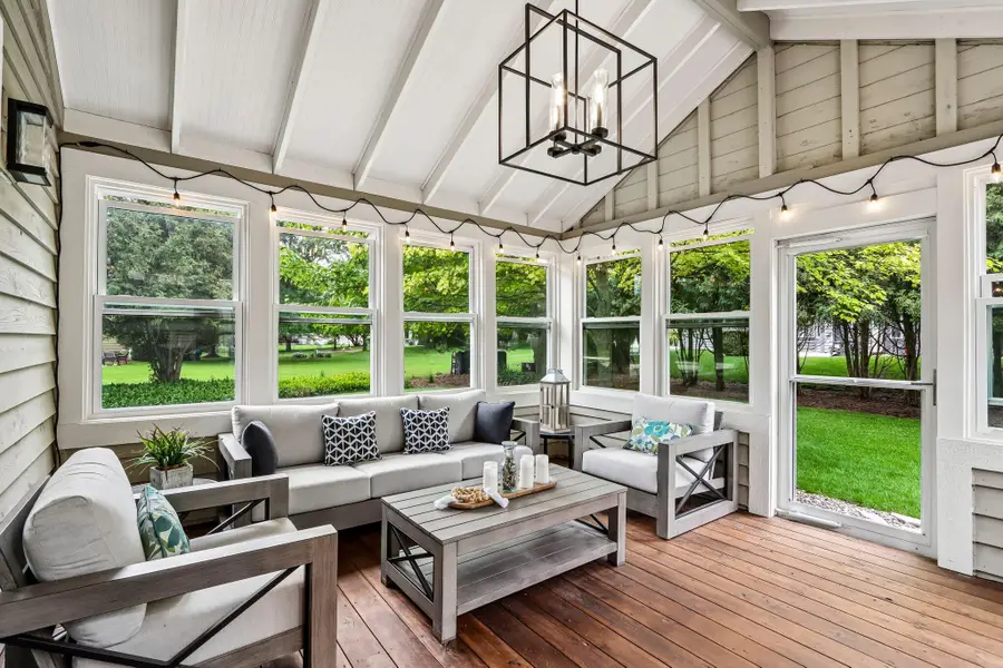 W263N2367 Deer Haven Dr, Pewaukee, WI 53072 - #3