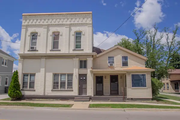 510 N 4th St, Watertown, WI 53094