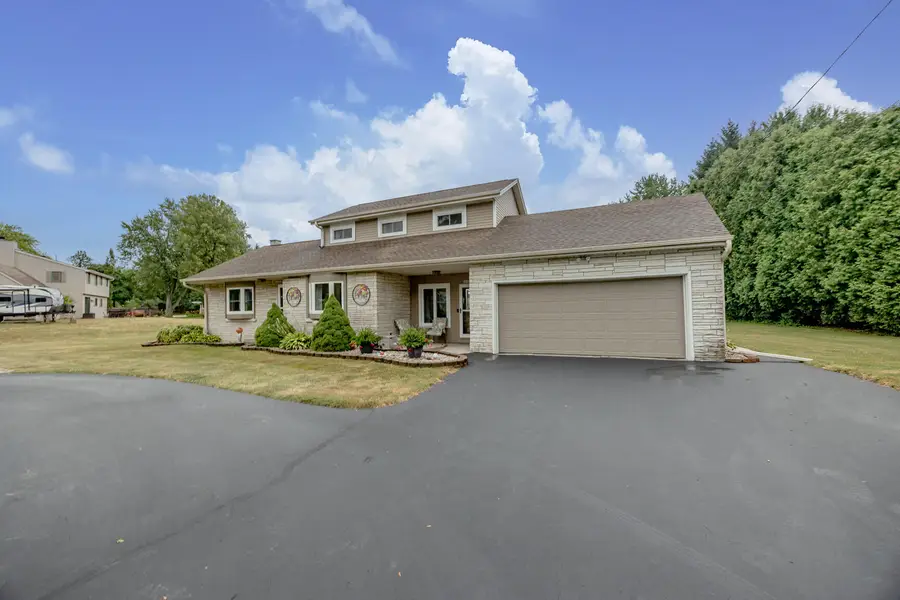S94W14409 Groveway Ln, Muskego, WI 53150 - #3