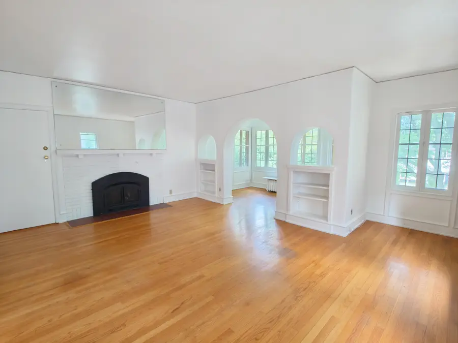 4155 N Farwell Ave, Shorewood, WI 53211 - #2