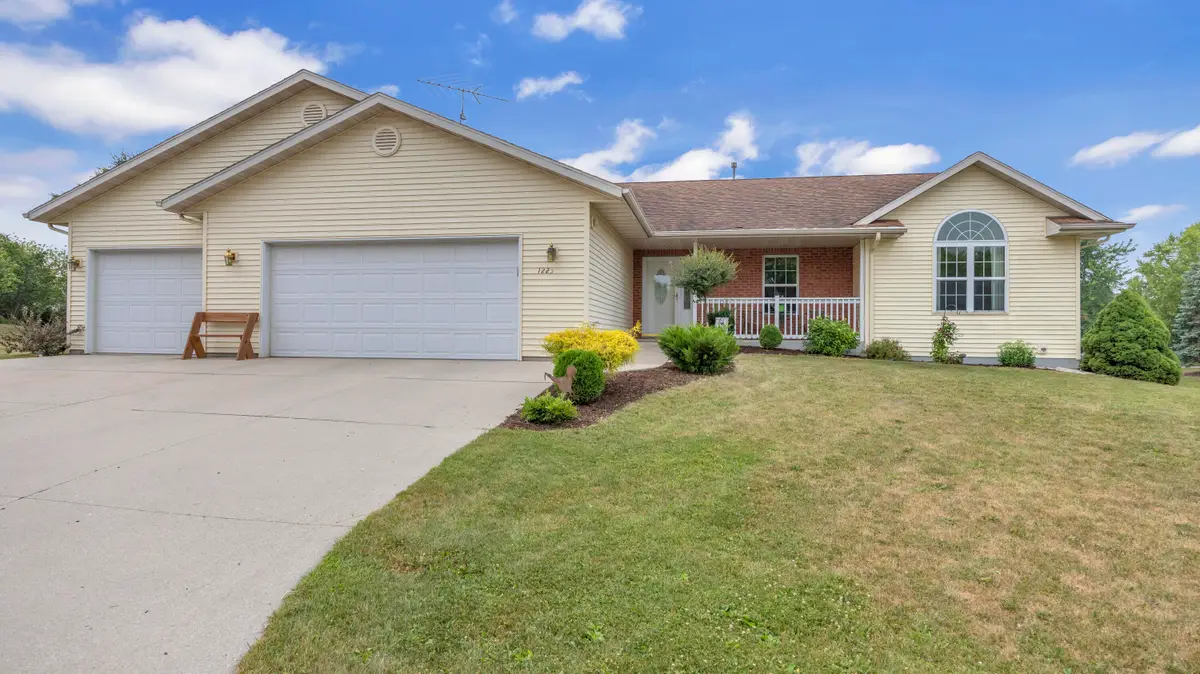 1223 Huron Trl, Sheboygan Falls, WI 53085 - #1