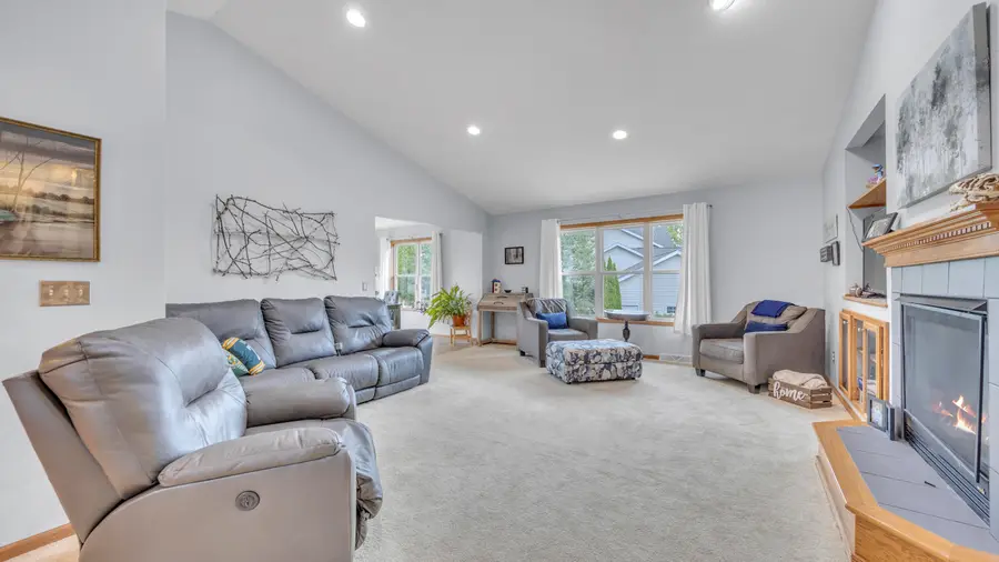 1223 Huron Trl, Sheboygan Falls, WI 53085 - #2