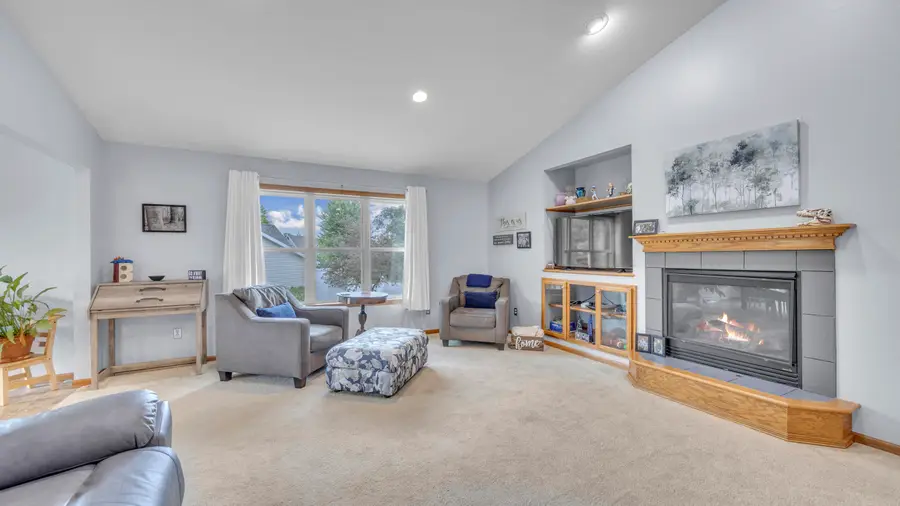 1223 Huron Trl, Sheboygan Falls, WI 53085 - #3