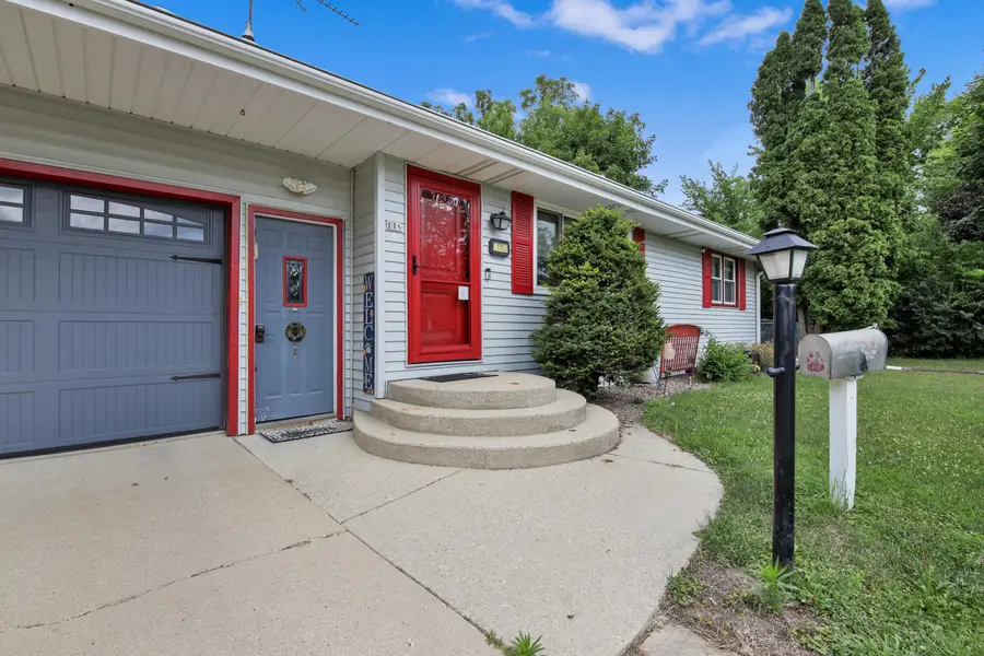 116 Kathy Ln, Darien, WI 53114 - #2