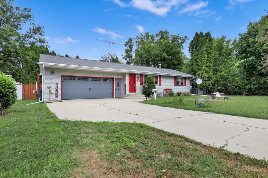 116 Kathy Ln, Darien, WI 53114 - #3