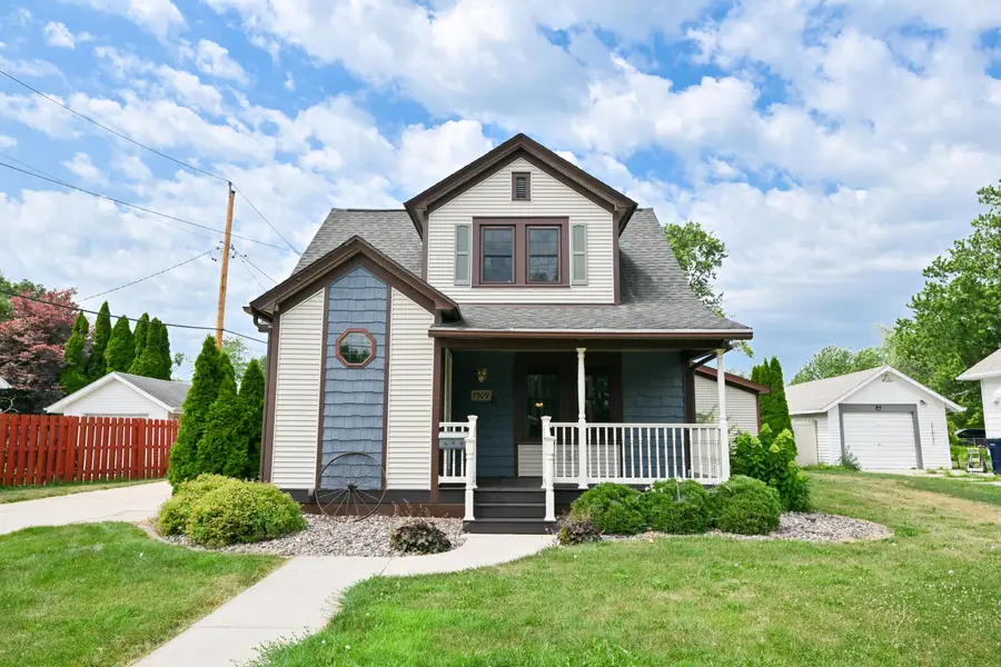 1509 N Washington St, Janesville, WI 53548 - #2