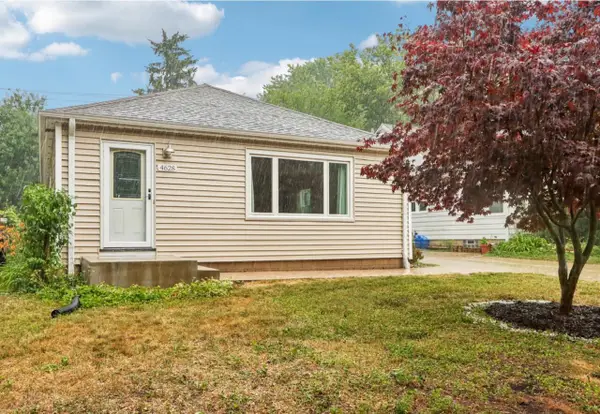 4628 N Hollywood Ave, Whitefish Bay, WI 53211