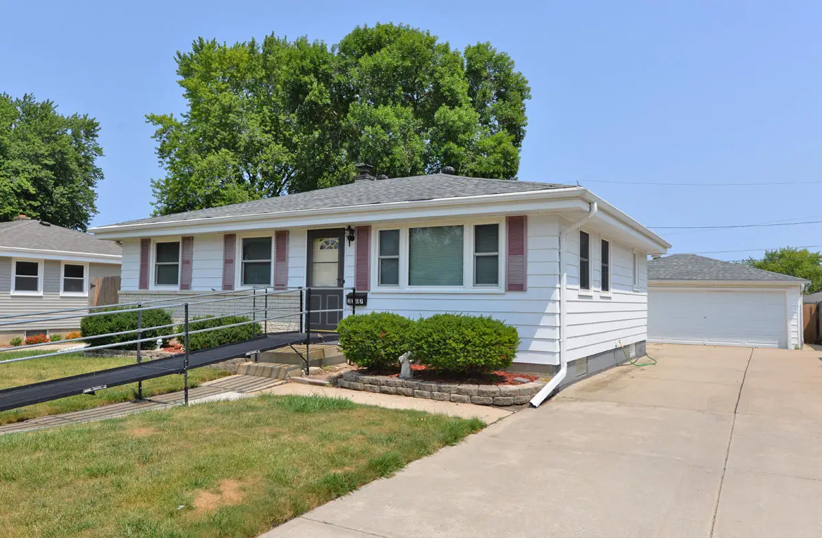 2207 Illinois St, Racine, WI 53405 - #1