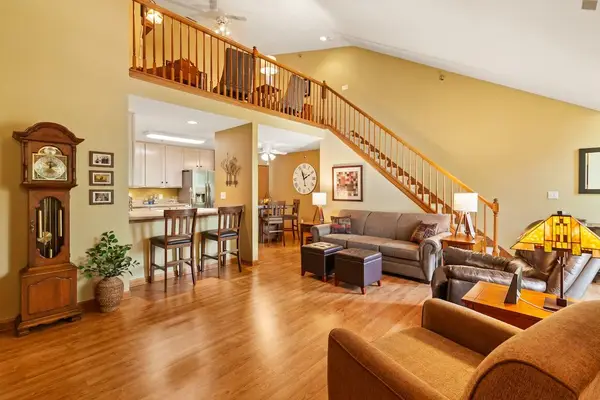 4731 S Hunter Ln, New Berlin, WI 53151
